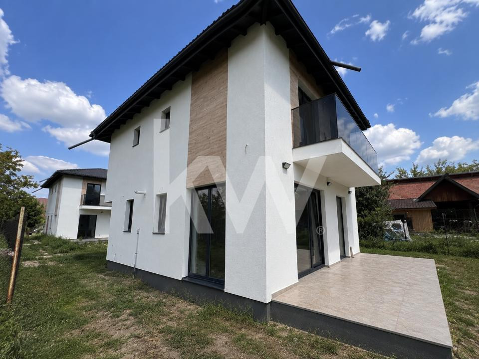 Casă inteligentă cu design modern și spațiu generos, COMISION 0%