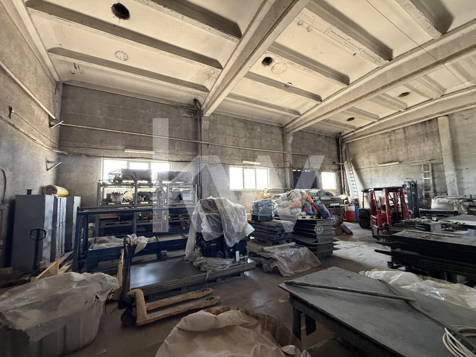 Hala industriala Uzina 2 cu teren betonat de 4500 mp