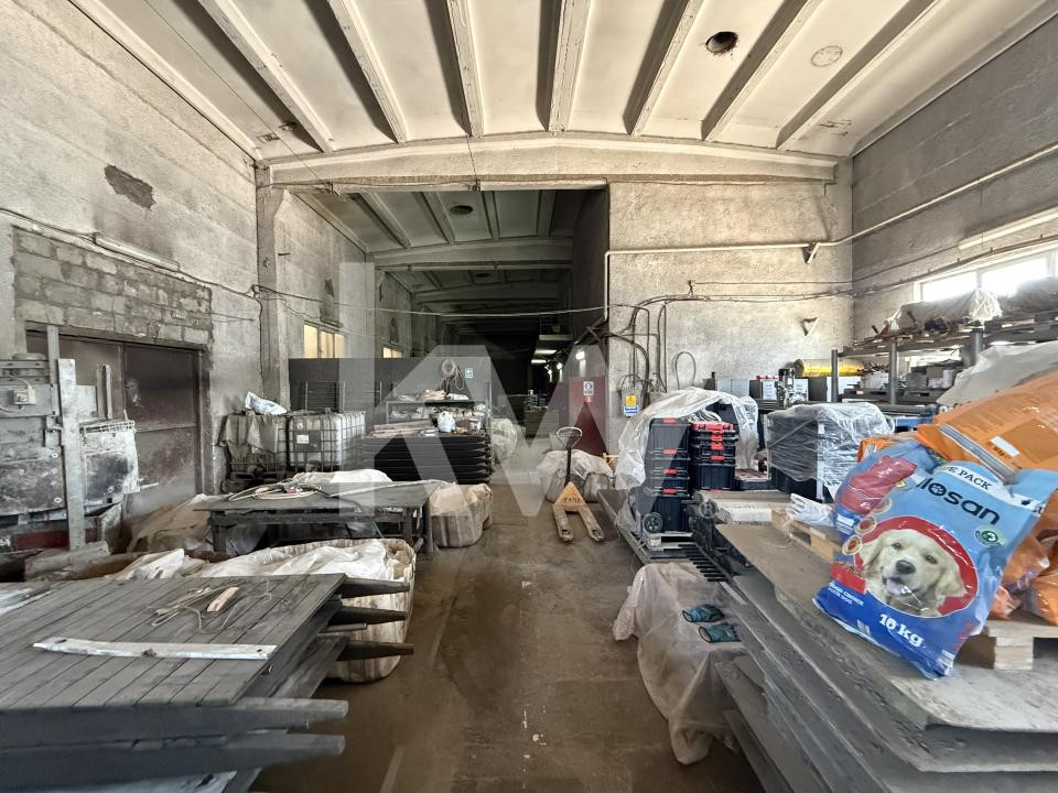 Hala industriala Uzina 2 cu teren betonat de 4500 mp