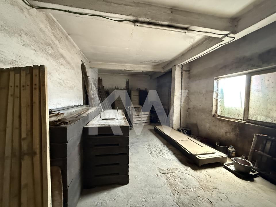 Hala industriala Uzina 2 cu teren betonat de 4500 mp