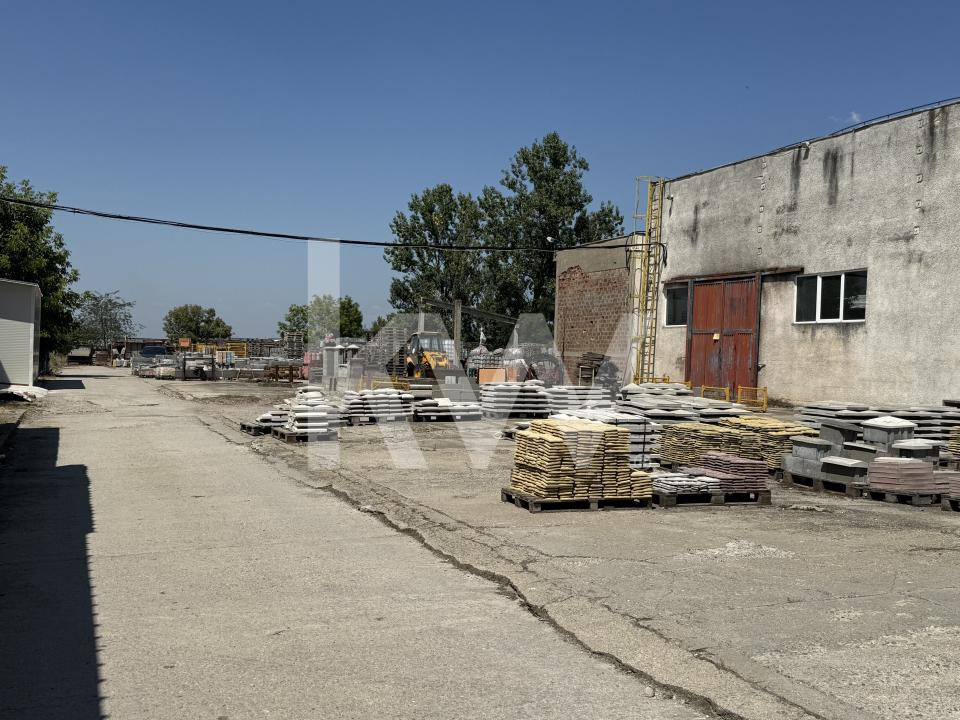 Hala industriala Uzina 2 cu teren betonat de 4500 mp
