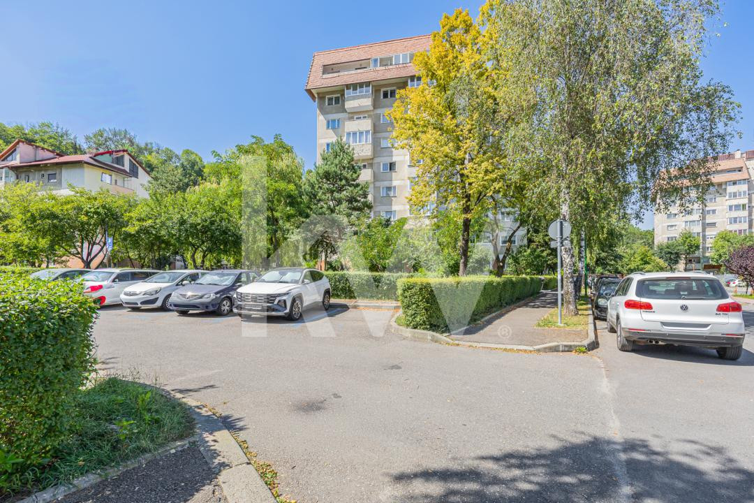 Apartament 3 camere, structură generoasă, Răcădău - Penny