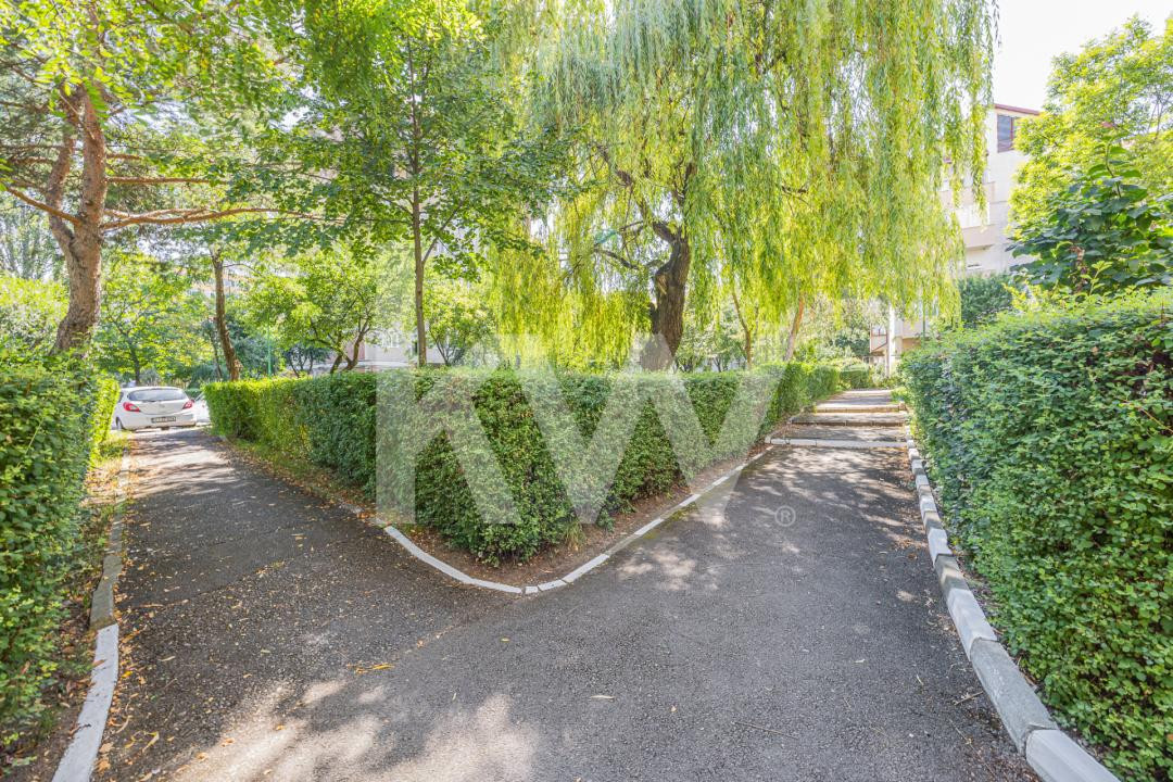 Apartament 3 camere, structură generoasă, Răcădău - Penny