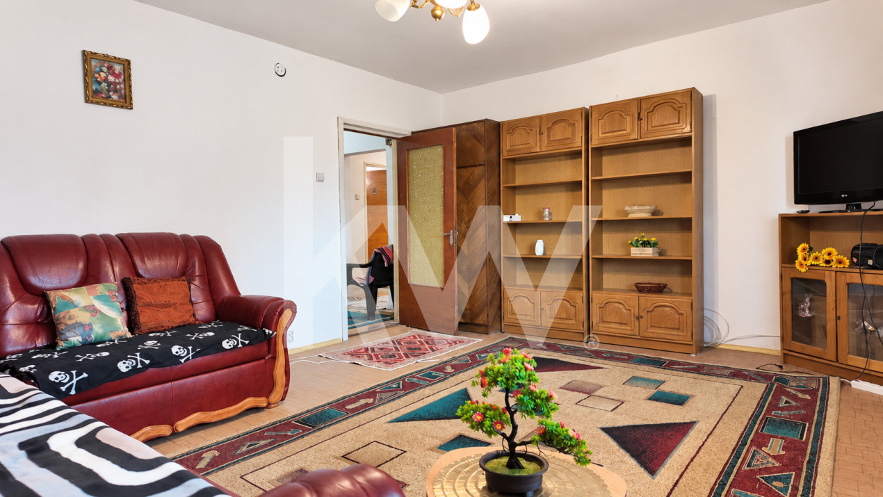 Închiriere apartament 3 camere, mobilat și utilat - zona Răcădău
