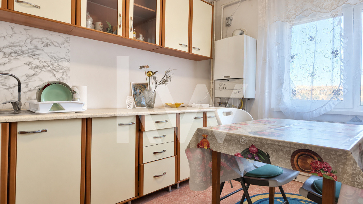 Închiriere apartament 3 camere, mobilat și utilat - zona Răcădău