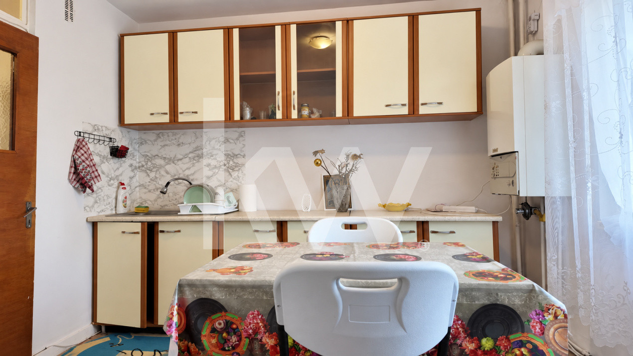 Închiriere apartament 3 camere, mobilat și utilat - zona Răcădău