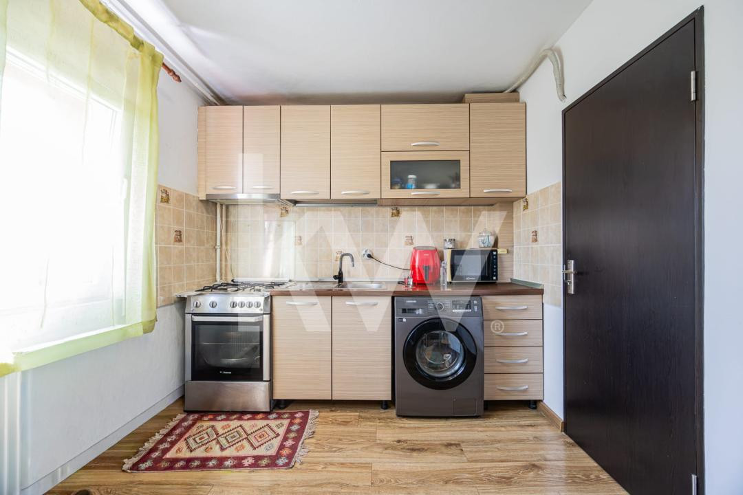Apartament 2 camere,decomandat-Zona Tractorul