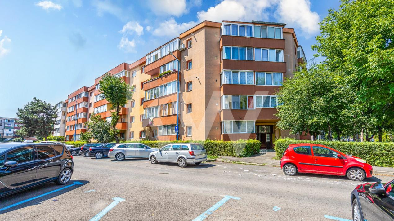 Apartament 2 camere,decomandat-Zona Tractorul