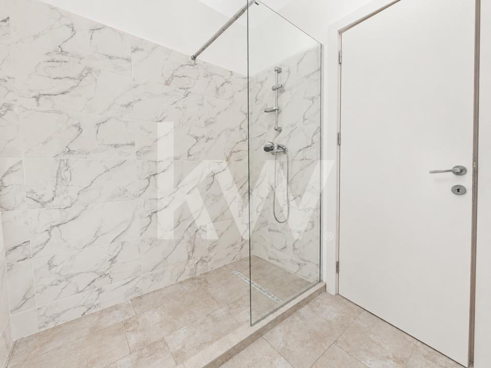 Apartament - 3 camere, bloc nou  Stupini