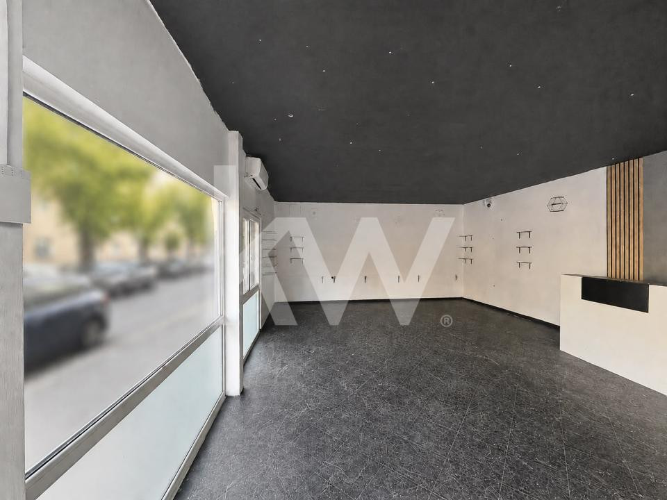SPATIU COMERCIAL 70 MP | SUPRAFATA VITRATA 10 ML | Zona Astra 