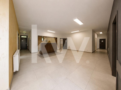 Spațiu comercial de închiriat, zona centrala, vitrina