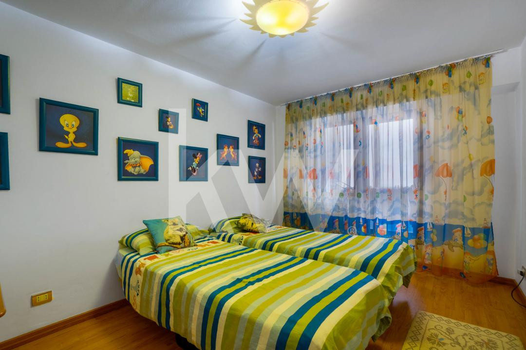 Apartament generos cu 3 camere, la intrarea în Răcădău
