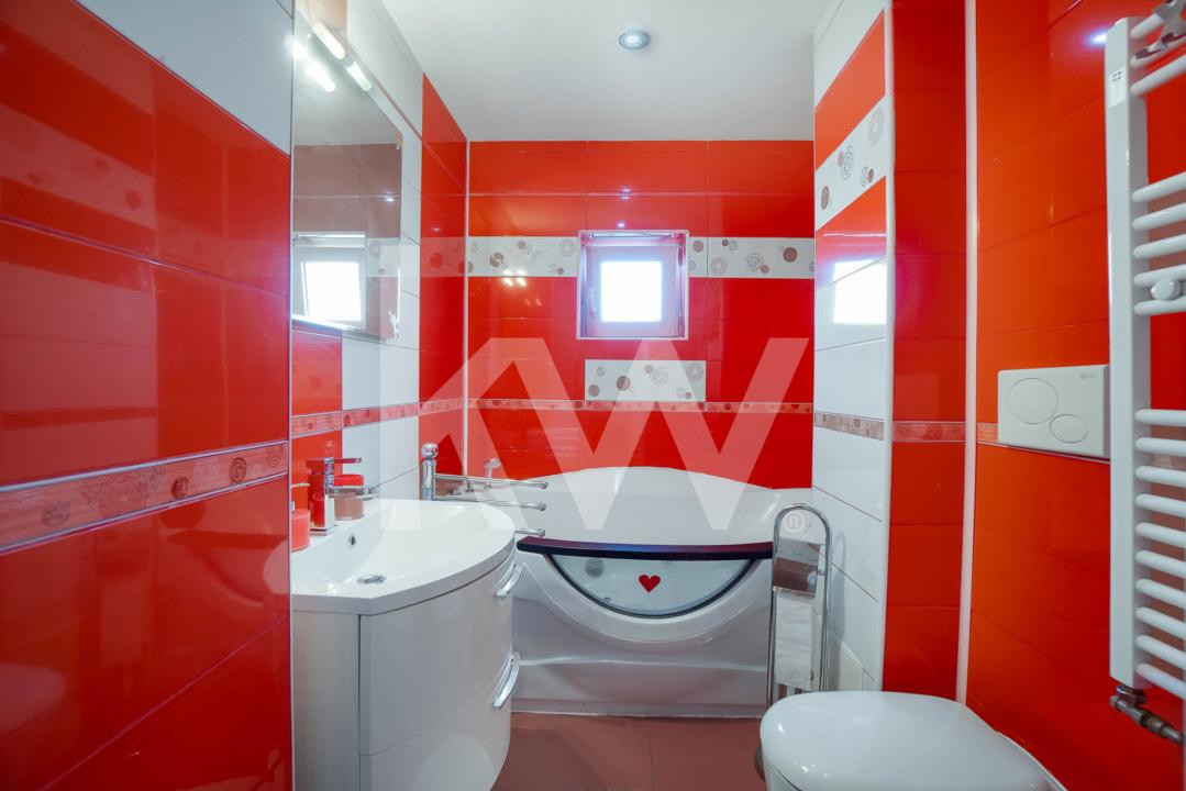 Apartament generos cu 3 camere, la intrarea în Răcădău