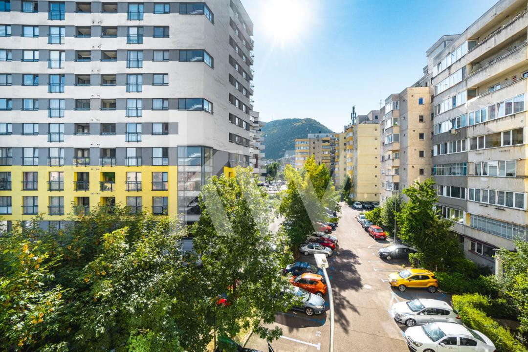 Apartament generos cu 3 camere, la intrarea în Răcădău