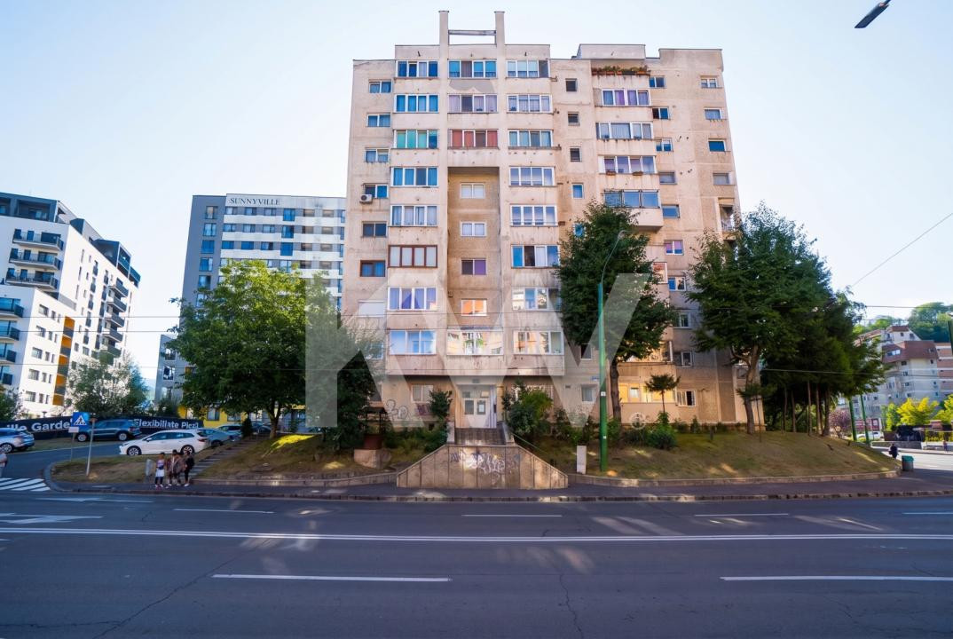 Apartament generos cu 3 camere, la intrarea în Răcădău