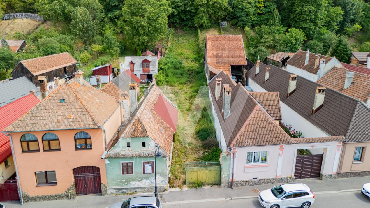 Casa cu 896 mp teren cu proiect autorizat | 4 apartamente + casă | Râșnov