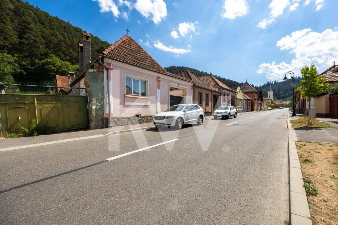 Casa cu 896 mp teren cu proiect autorizat | 4 apartamente + casă | Râșnov