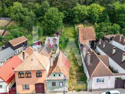 Casa cu 896 mp teren cu proiect autorizat | 4 apartamente + casă | Râșnov