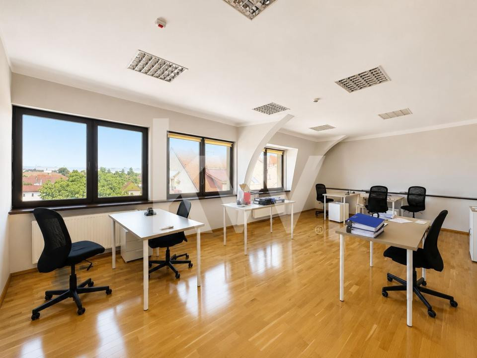 SPAȚIU BIROURI | 44,50 MP | MANSARDĂ | Zonă Centrală