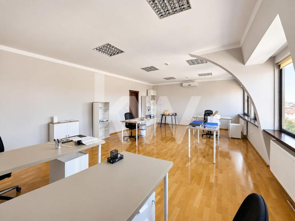 SPAȚIU BIROURI | 44,50 MP | MANSARDĂ | Zonă Centrală