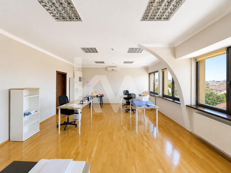 SPAȚIU BIROURI | 44,50 MP | MANSARDĂ | Zonă Centrală