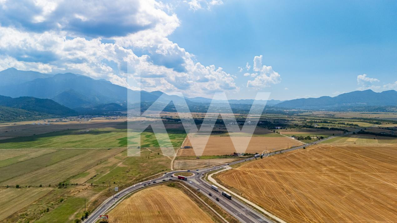 Teren intravilan 786 mp | Toate utilitățile | Studiu de fezabilitate | Râșnov