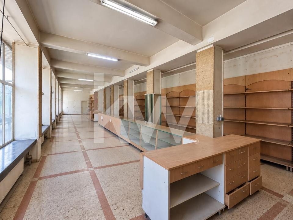 SPAȚIU COMERCIAL | 230 MP | SUPRAFAȚĂ VITRATĂ 30 ML | Tractorul