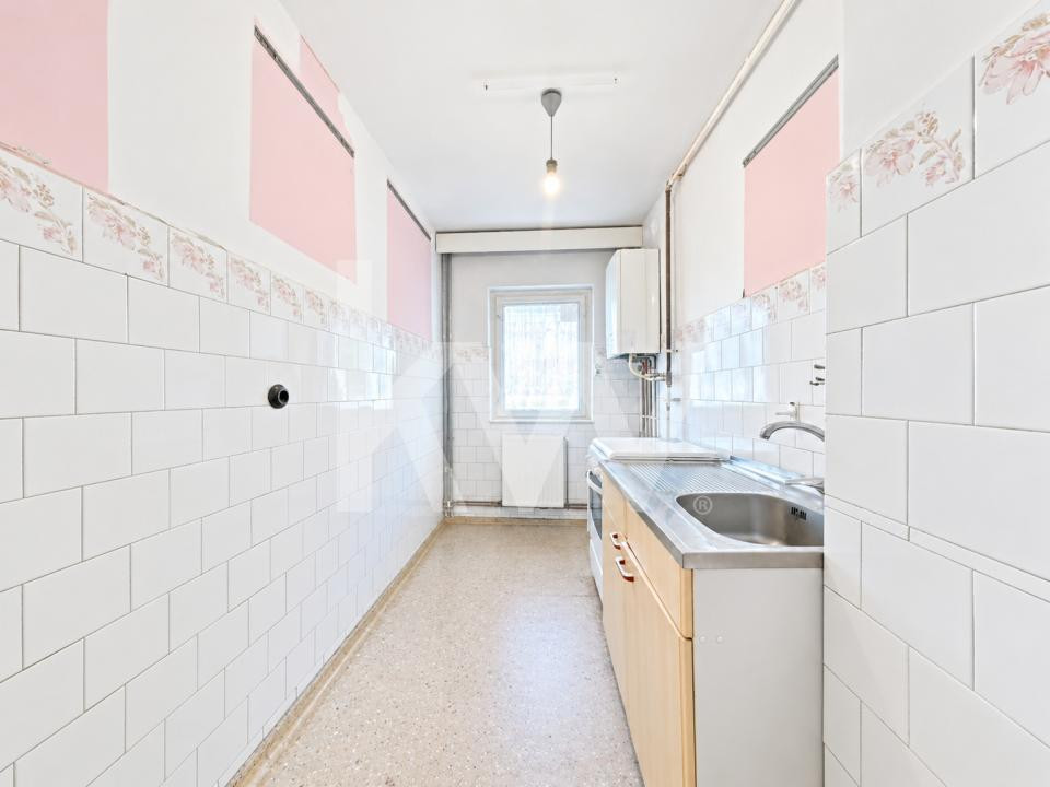 Vânzare apartament cu 3 camere, decomandat - strada Codrul Cosminului