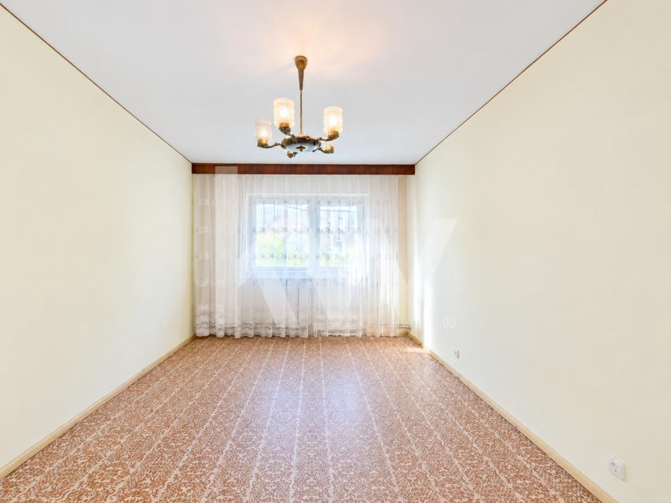 Vânzare apartament cu 3 camere, decomandat - strada Codrul Cosminului