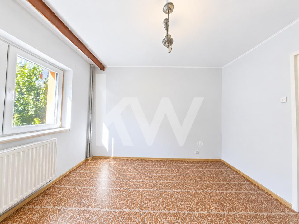 Vânzare apartament cu 3 camere, decomandat - strada Codrul Cosminului