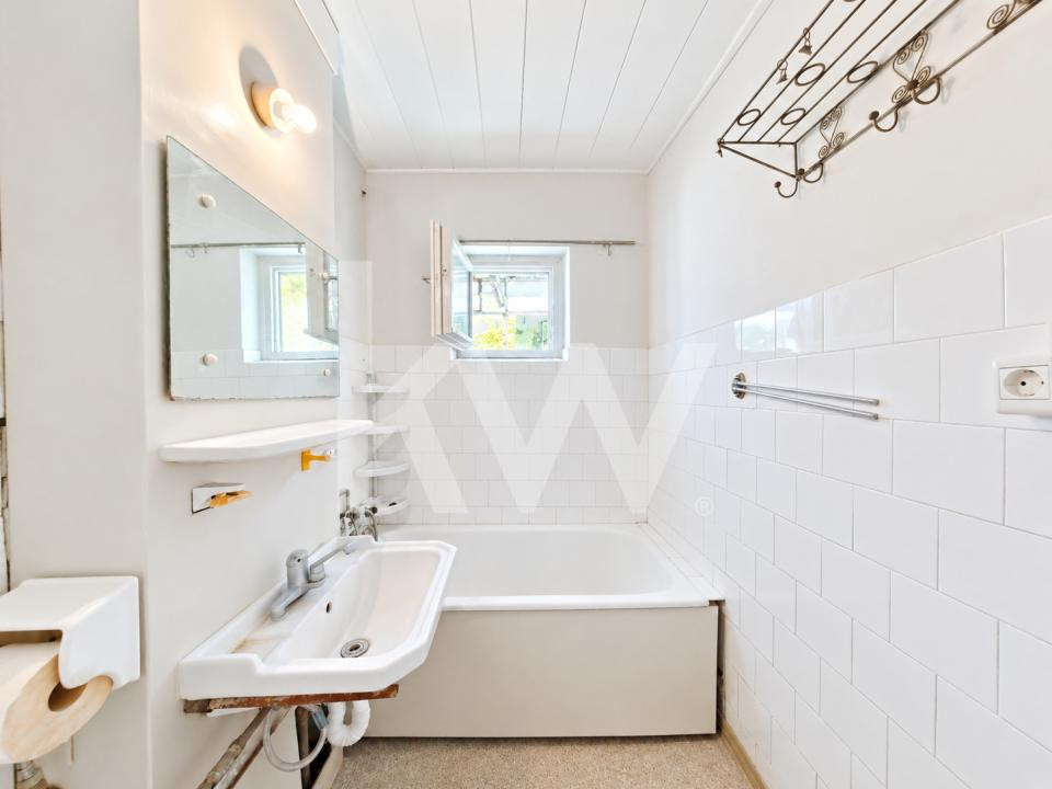 Vânzare apartament cu 3 camere, decomandat - strada Codrul Cosminului