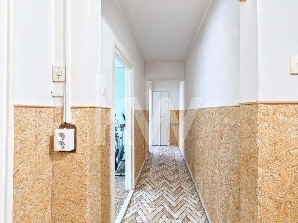Vânzare apartament cu 3 camere, decomandat - strada Codrul Cosminului