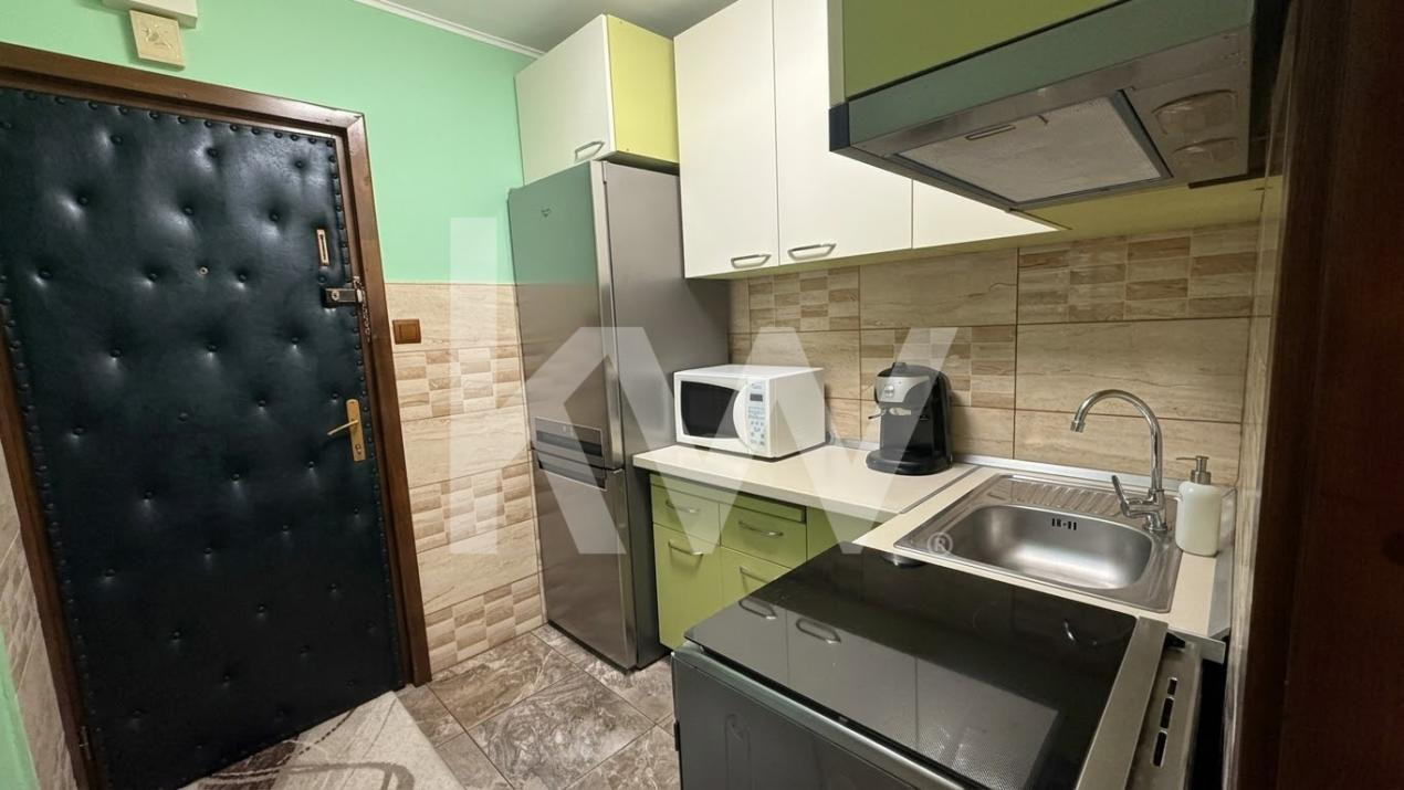 Garsoniera Renovata cu centrala proprie - Etaj 1