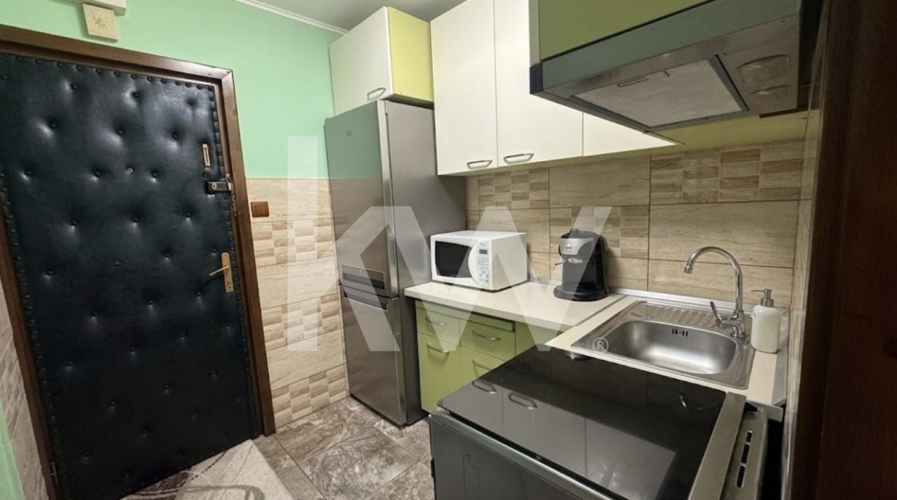 Garsoniera Renovata cu centrala proprie - Etaj 1