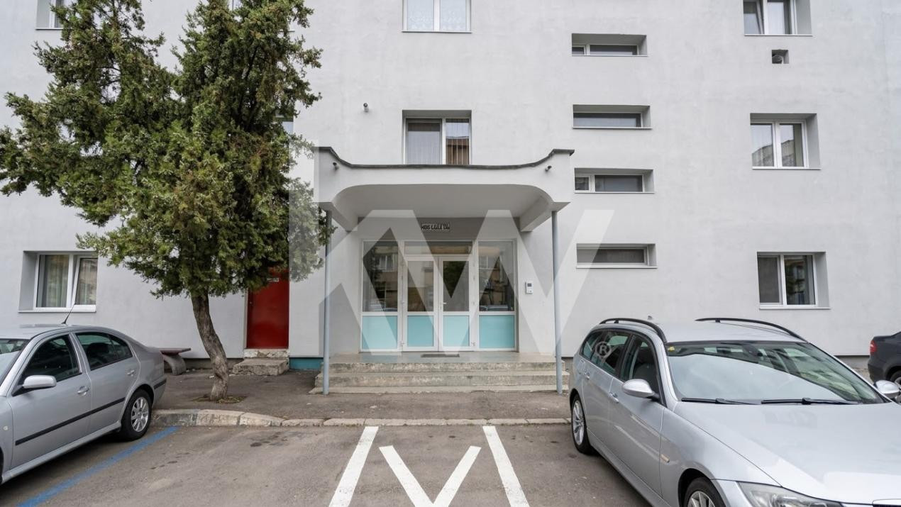 Garsoniera Renovata cu centrala proprie - Etaj 1
