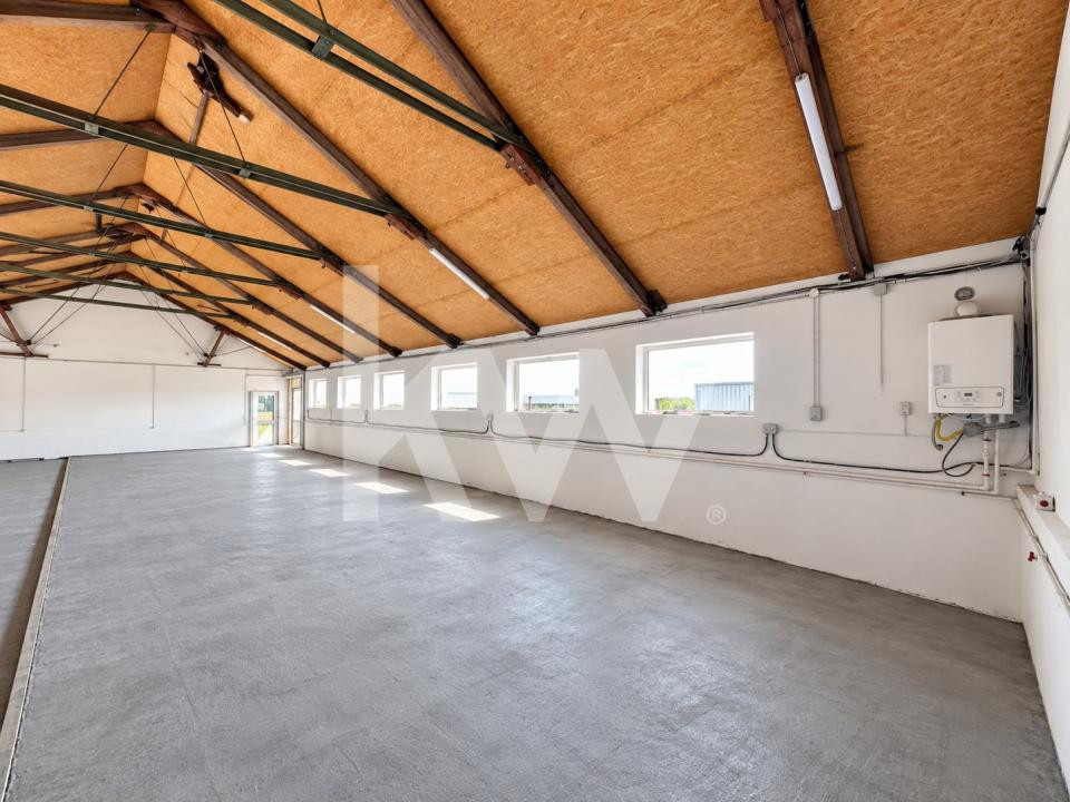 HALĂ | 200 MP | PUTERE INSTALATĂ 150 KW | HĂRMAN