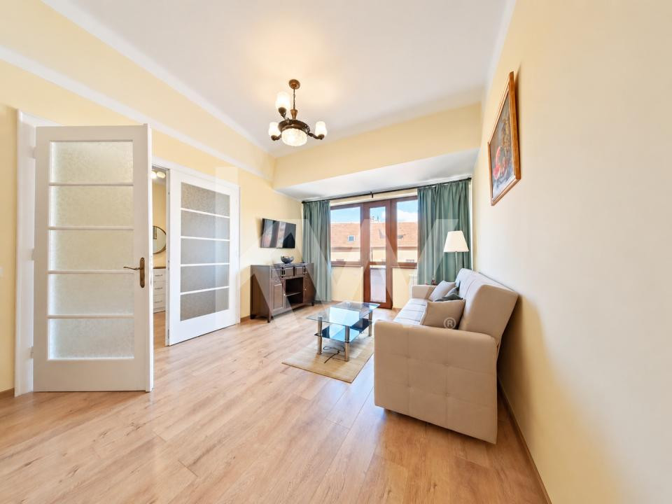 Închiriere apartament cu 3 camere, mobilat și utilat, Central Brasov