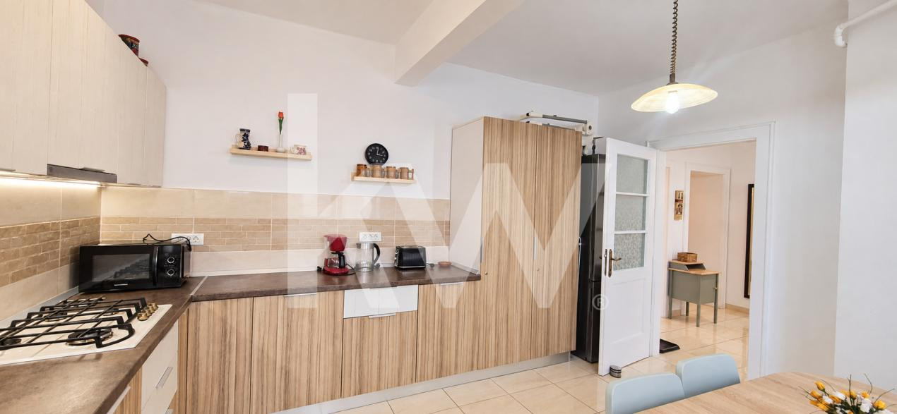Închiriere apartament cu 3 camere, mobilat și utilat, Central Brasov