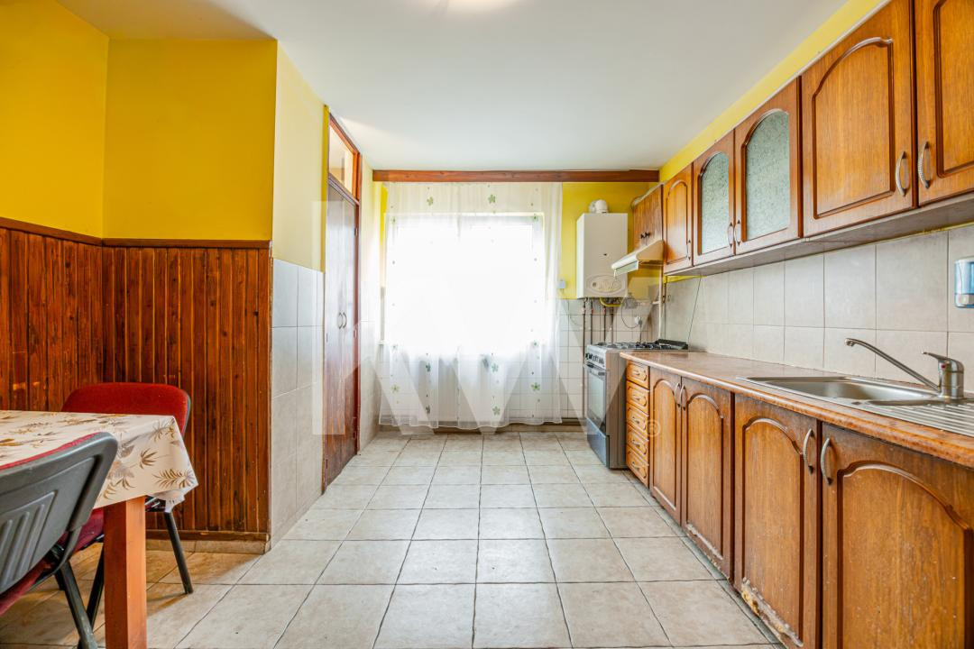Vânzare apartament cu 3 camere, 80 mp, strada Vișinului – Zona Noua