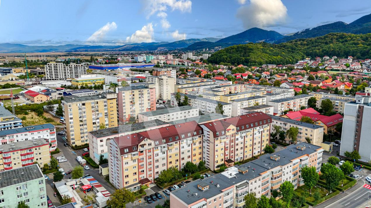 Vânzare apartament cu 3 camere, 80 mp, strada Vișinului – Zona Noua