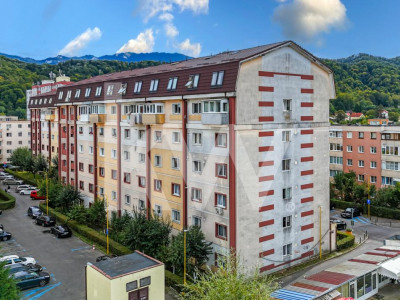 Vânzare apartament cu 3 camere, 80 mp, strada Vișinului – Zona Noua