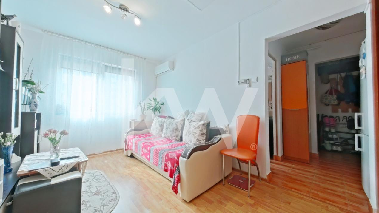Apartament de vanzare, 3 camere cu parcare, Zona Gemenii