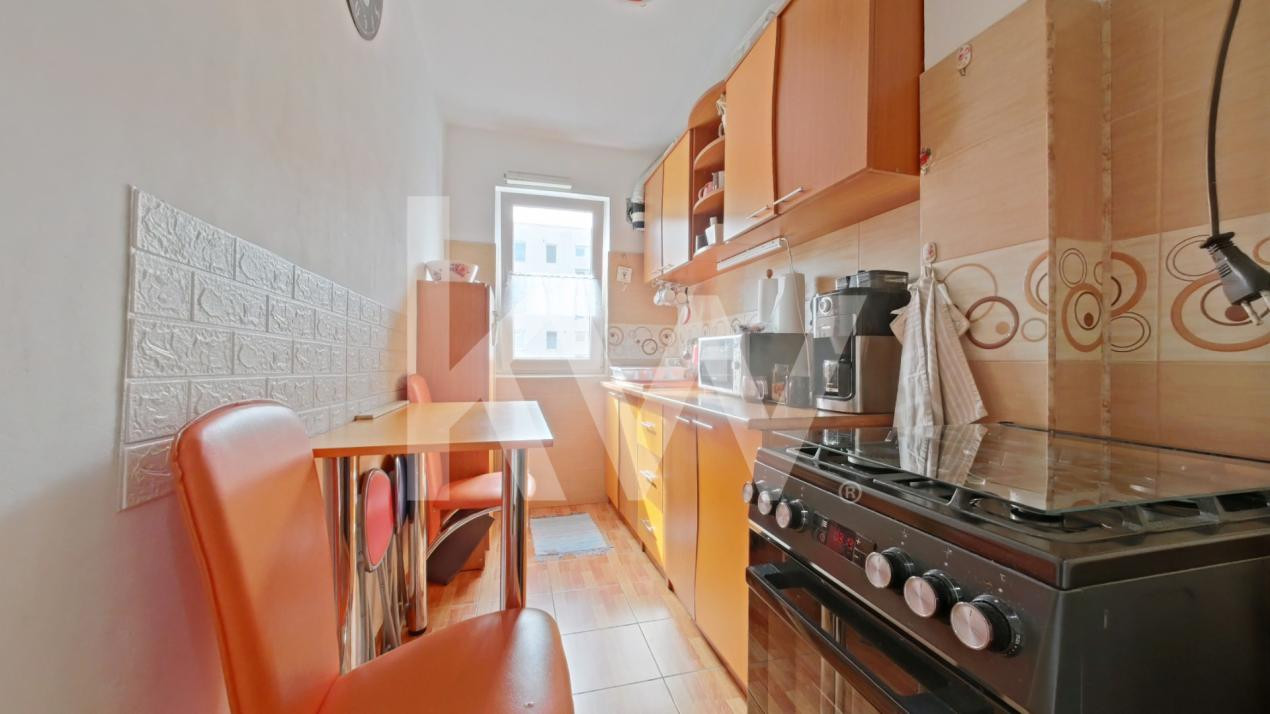 Apartament de vanzare, 3 camere cu parcare, Zona Gemenii
