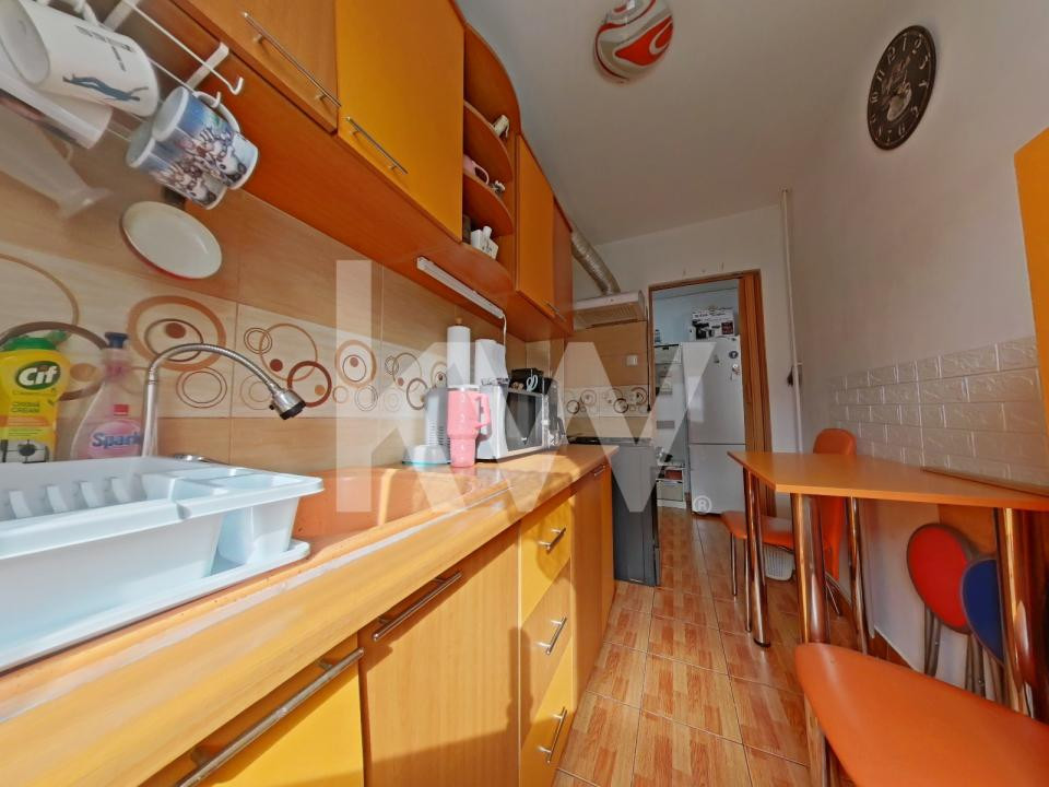 Apartament de vanzare, 3 camere cu parcare, Zona Gemenii