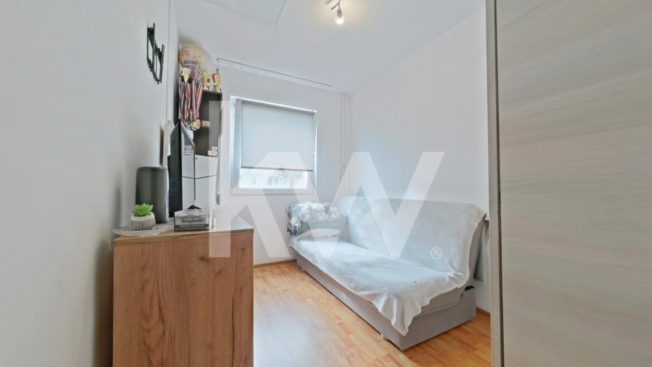 Apartament de vanzare, 3 camere cu parcare, Zona Gemenii