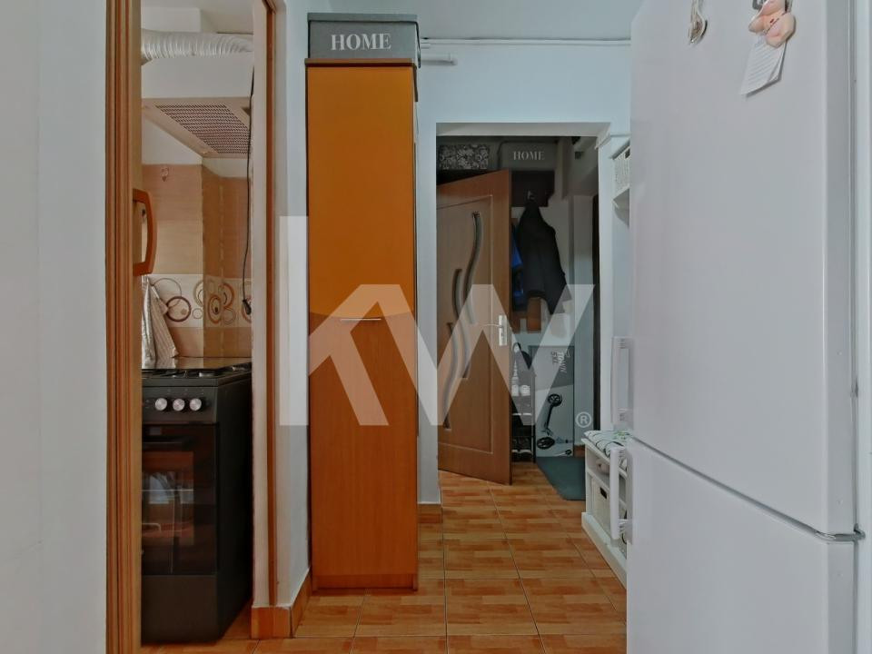 Apartament de vanzare, 3 camere cu parcare, Zona Gemenii