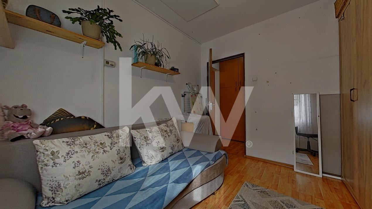 Apartament de vanzare, 3 camere cu parcare, Zona Gemenii