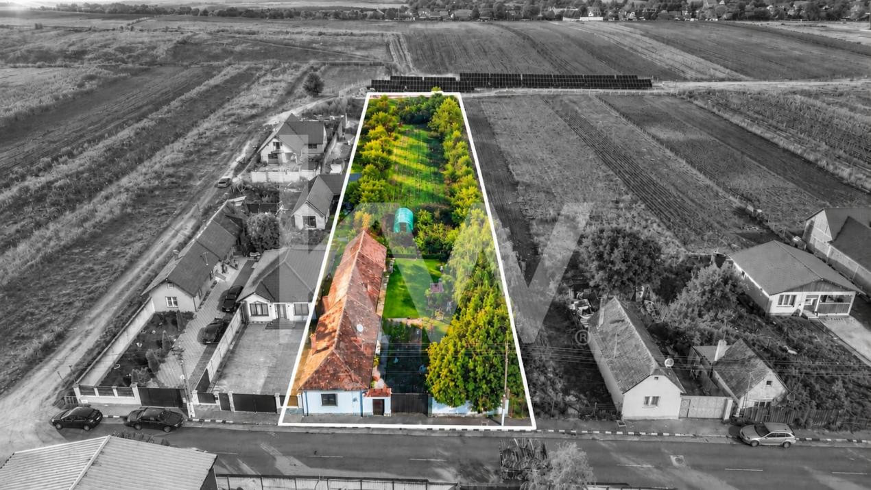 Casă renovată cu teren de 2.440 mp și două fronturi stradale – Crizbav, Brașov