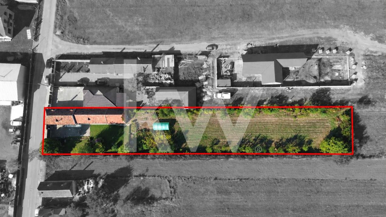 Casă renovată cu teren de 2.440 mp și două fronturi stradale – Crizbav, Brașov