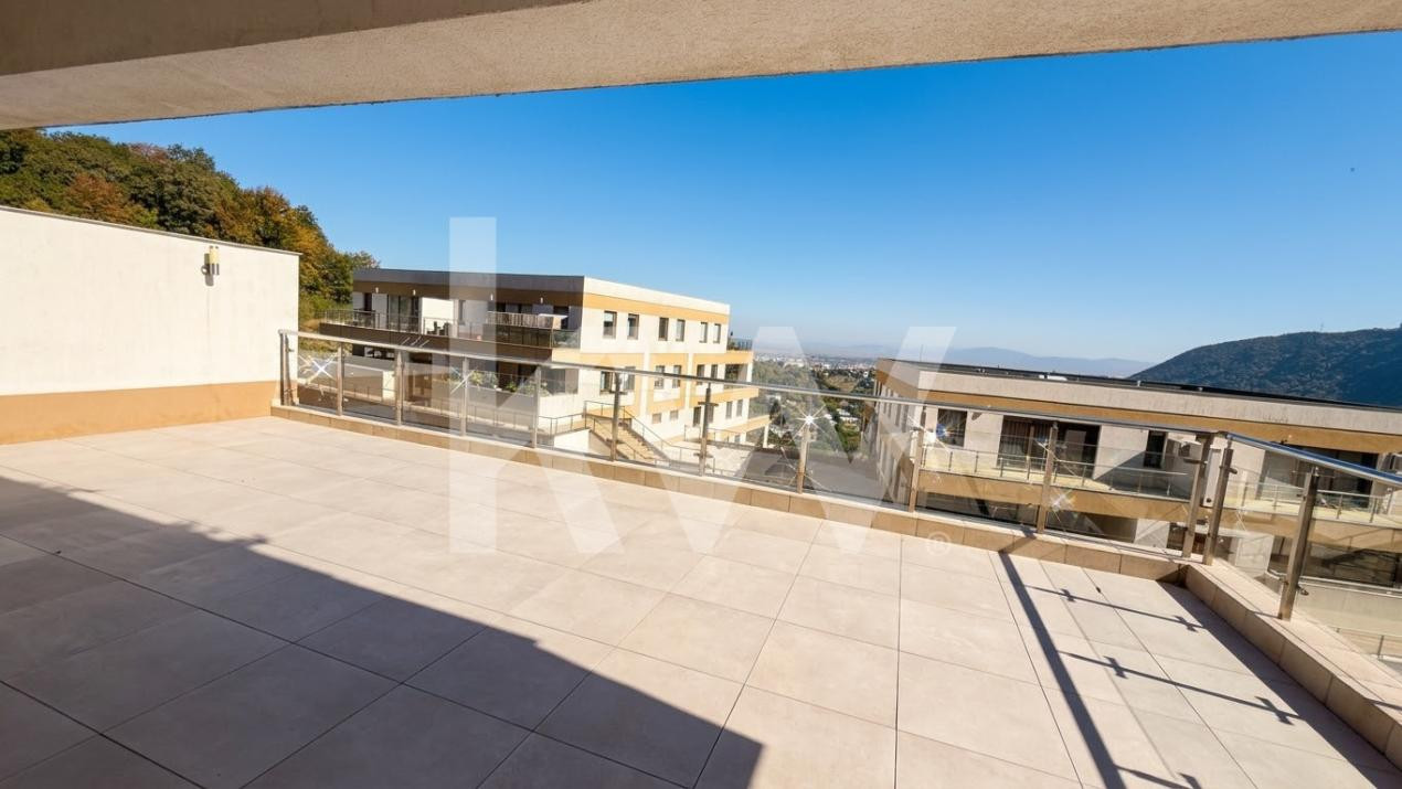 Apartament cu 2 camere cu terasă spectaculoasă pe Drumul Poienii